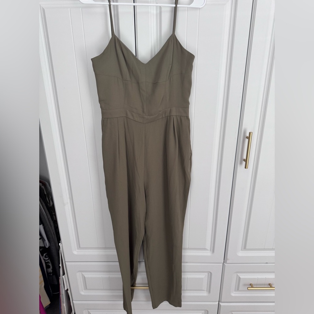 Jennifer Lopez Green Jumpsuit with pockets and adjustable straps, size 4